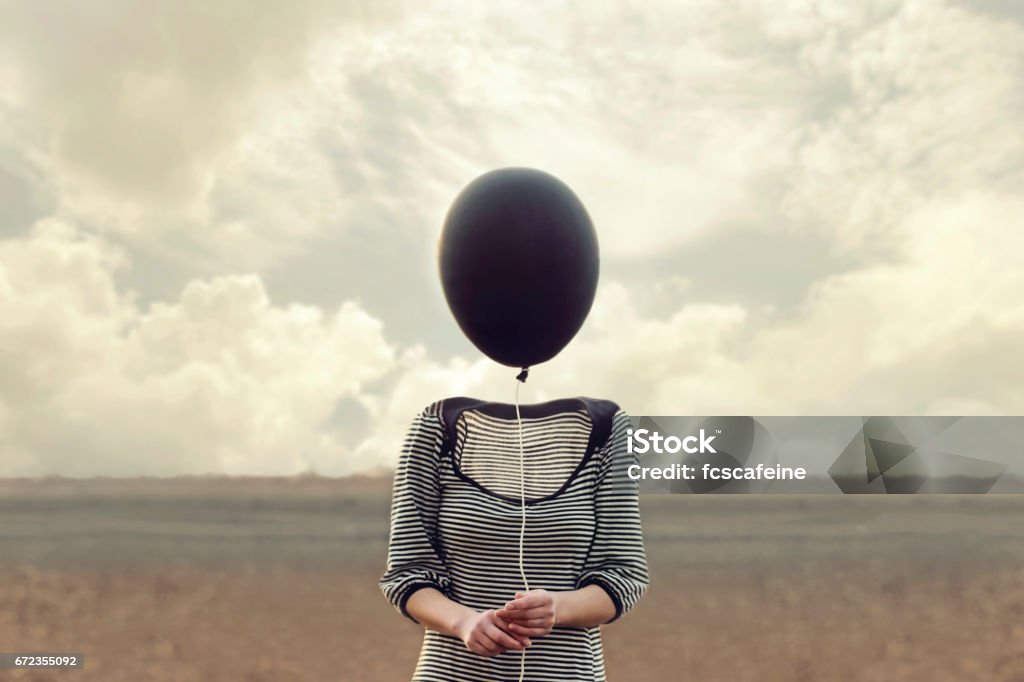 cabeza de mujer, sustituida por un globo negro - Foto de stock de Mujeres libre de derechos