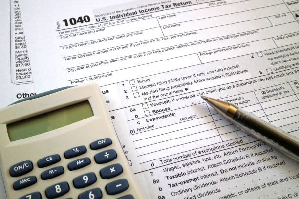 istock U.S. individual tax return 672358104