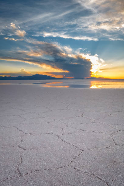istock Salar de Uyuni desert, Bolivia 672365956