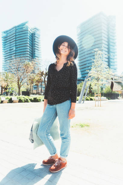 istock Woman shopping in Barcelona 672376578