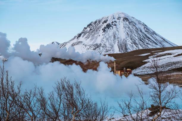 アイスランドの自然持続可能な地熱再生可能発電所 - iceland hot spring geothermal power station geyser ストックフォトと画像