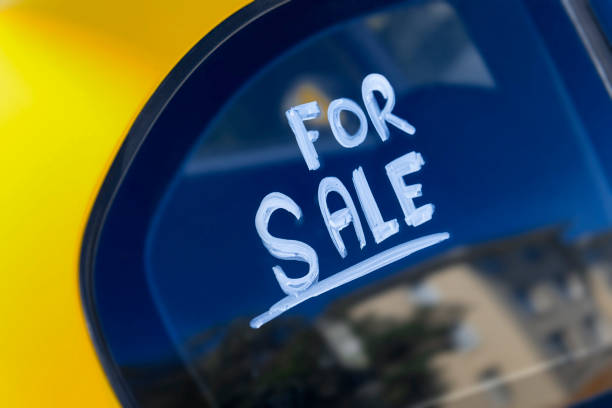 Car for sale For sale sign on car window car for sale stock pictures, royalty-free photos & images
