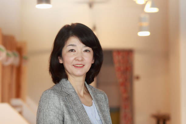 istock Japanese business woman 672506248