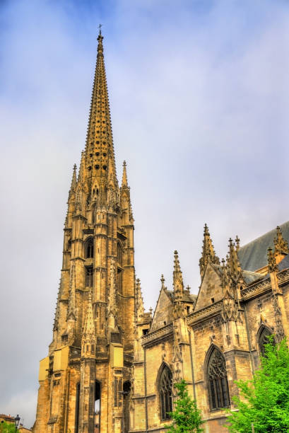 istock St. Michael basilica in Bordeaux, France 672509460