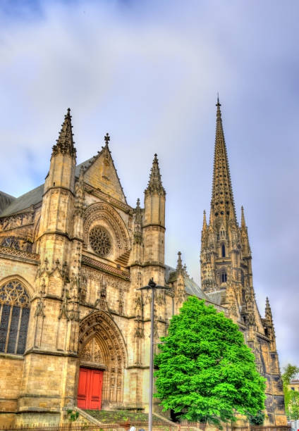 istock St. Michael basilica in Bordeaux, France 672509500