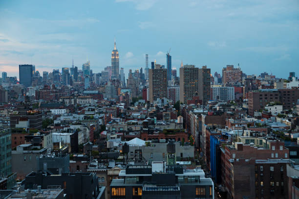 istock Magic hour nigh falling on New-York skyline at dusk. 672522428