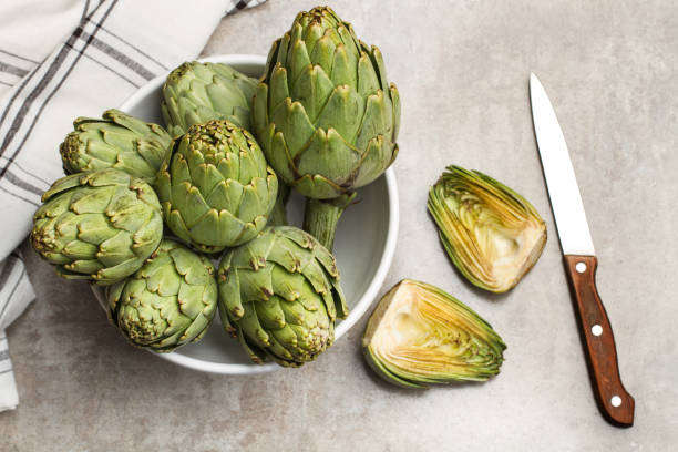 artichokes - artichoke vegetable isolated food 뉴스 사진 이미지