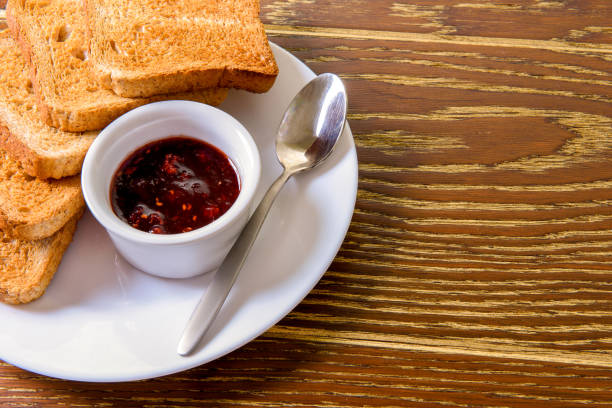 istock Tasty easy dish at round utensil 672551246