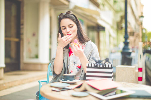 istock Beautiful woman spending time in the city 672552802