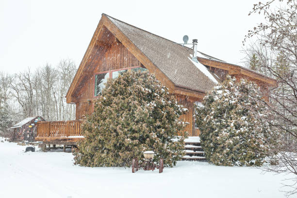 istock Log house on the Prairies 672587172