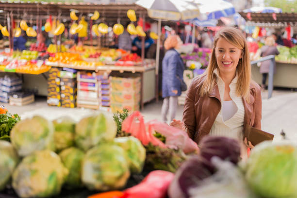 istock Buying only the freshest 672661400