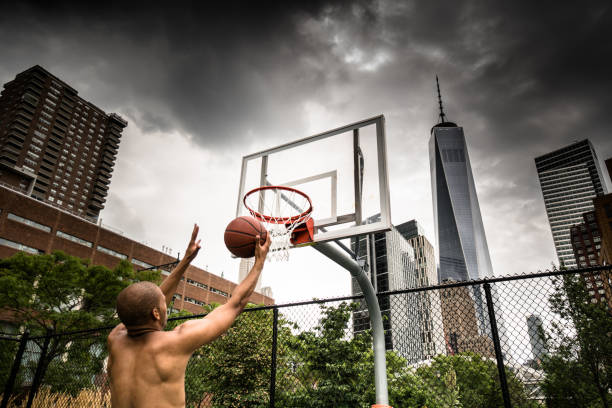 istock slam dunk in new york city 672664046