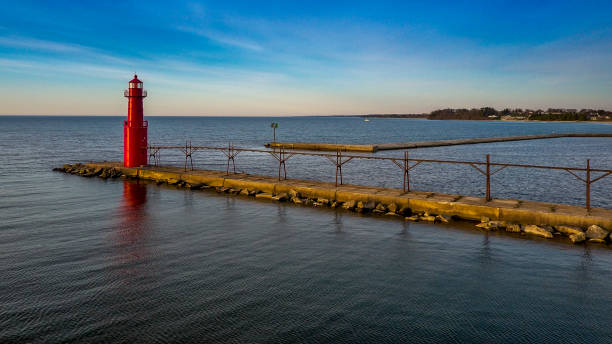 istock Greatlakes Lighthouse at Sunrise in Wisconsin 672710556