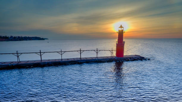 istock Greatlakes Lighthouse at Sunrise in Wisconsin 672710578