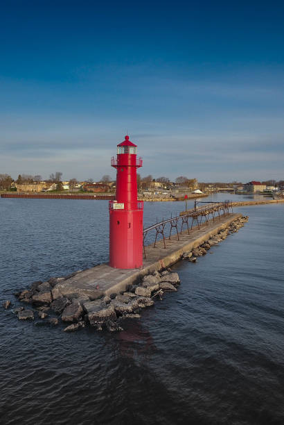 istock Greatlakes Lighthouse at Sunrise in Wisconsin 672717276