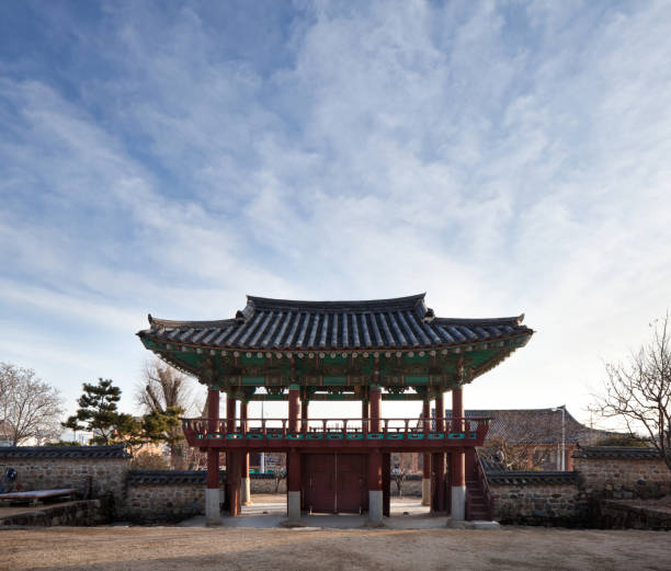 istock Korean traditional house 672720464