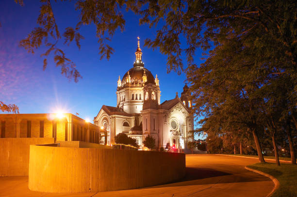 istock Cathedral of St. Paul 672729142