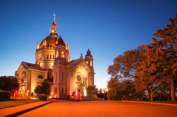 istock Cathedral of St. Paul 672730950