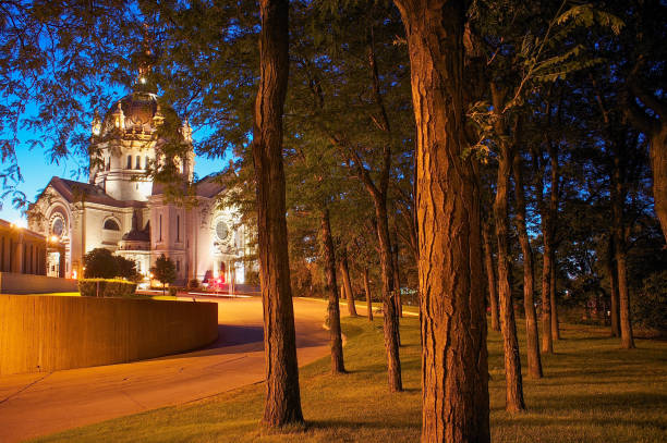 istock Cathedral of St. Paul 672731196