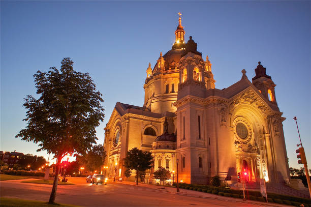 istock Cathedral of St. Paul 672731198