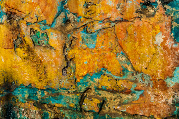 istock Grungy plaster wall, Pushkar, Rajasthan, India 672814276