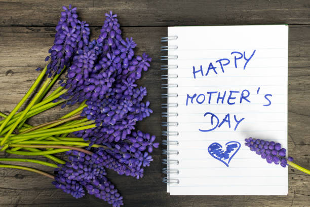 istock Muscari bouquet and notepad with words 