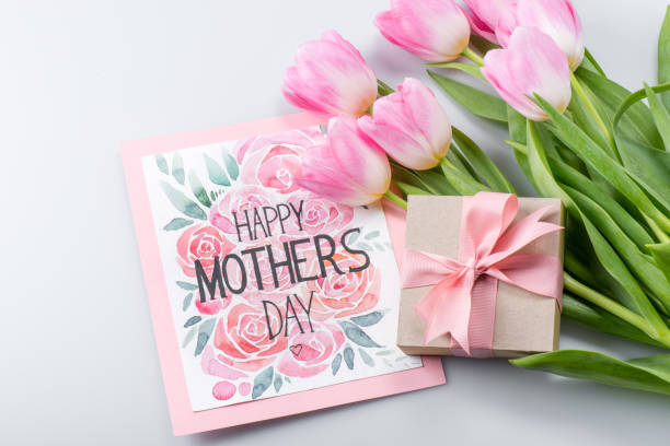 tulips, postcard and gift - mothers day flower gift bouquet imagens e fotografias de stock