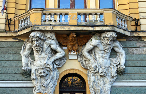 istock old building detail with sculptures 673001154