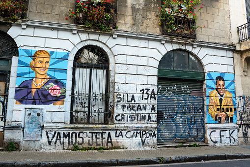 Buenos Aires, Argentina - October 30, 2016: Murales di Evita e Juan Domingo Peron in Buenos Aires