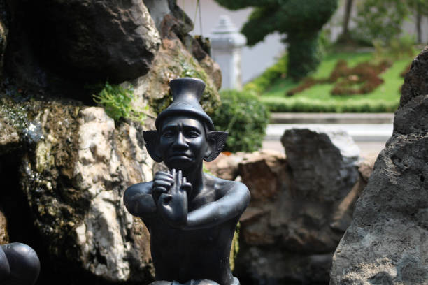 istock Thai Wat Figure in Bangkok 673149252