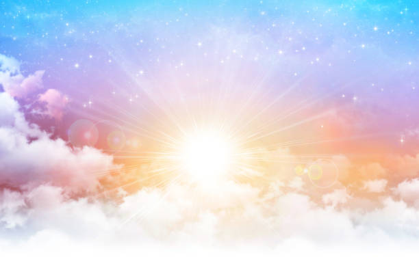 美しい空の中の太陽 - 霊妙 ストックフォトと画像