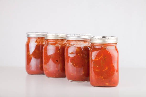 istock Jars of tomato sauce 673189598