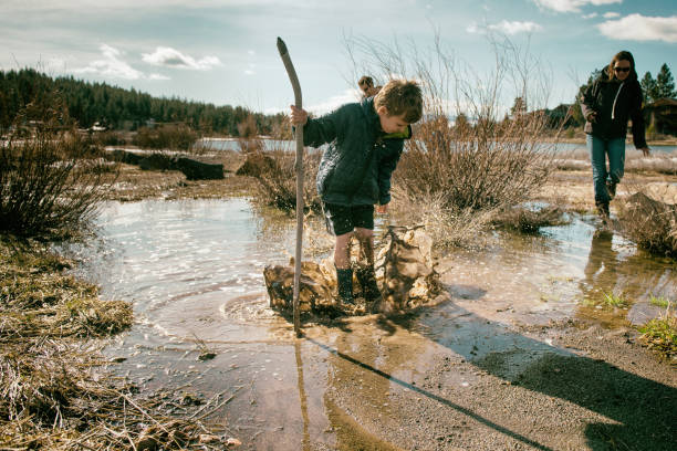 Child makes a big splash as mom comes to get him