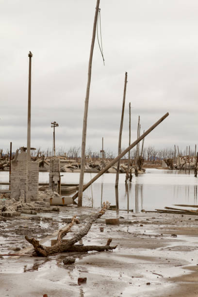 istock Cement structure remaining after flood, natural disaster - Epecuen 673253982