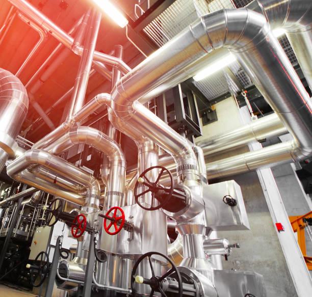 istock Equipment, cables and piping 673295354