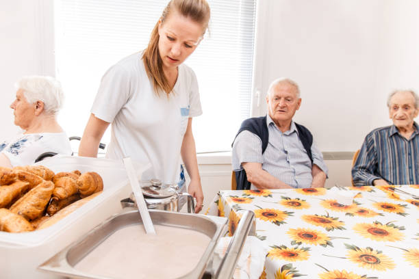istock Breakfast Time For Seniors In The Retirement Home 673350864