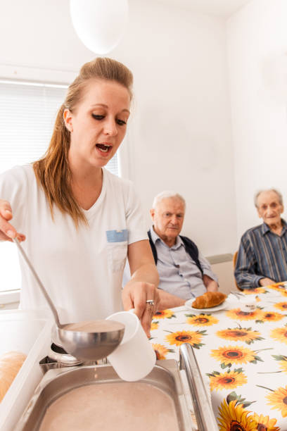 istock Breakfast Time For Seniors In The Retirement Home 673350868
