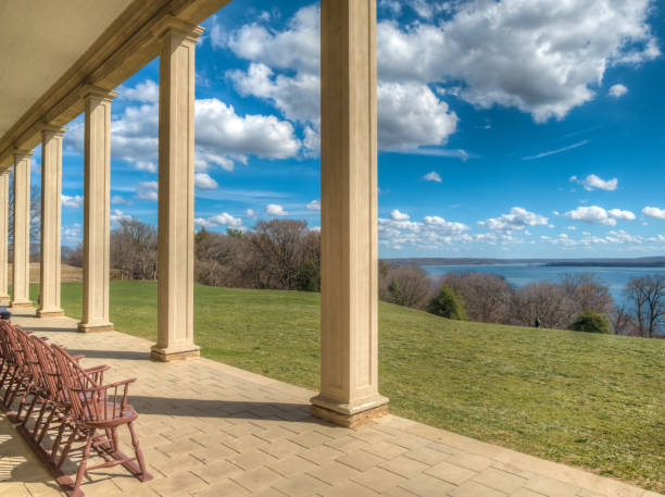 istock Sunny terrace overlooking the Potomac river, Mount Vernon, VA, USA 673353812