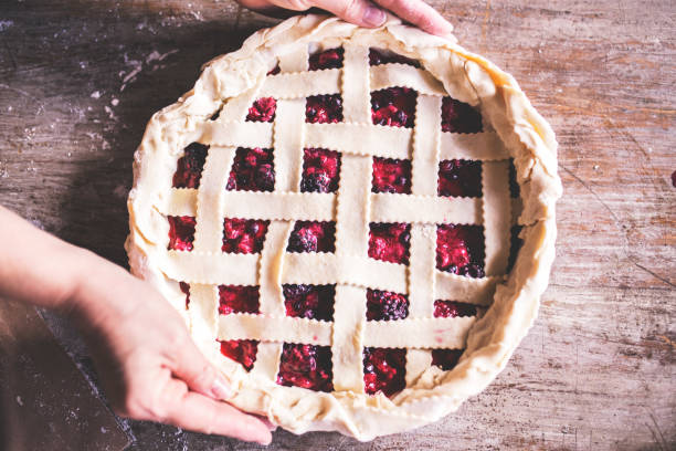 istock Delicious Homemade Cherry Pie Ready To be Baked 673399518