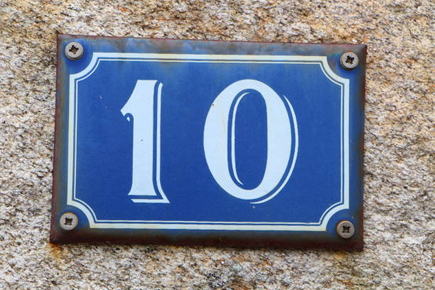 istock Ten on house number plate 673425918