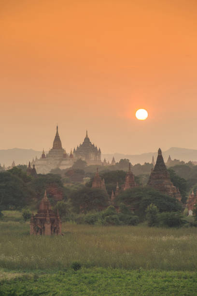 istock Scenic old pagoda of Bagan 673511248