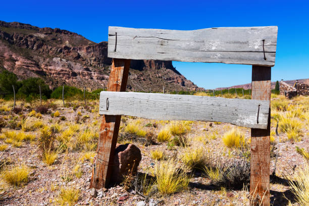 istock Wooden signboard 673520506