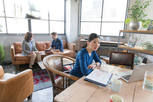 istock Business people in Japan 673578128