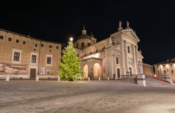 ウルビーノ (イタリア、マルケ州) - doges palace ストックフォトと画像