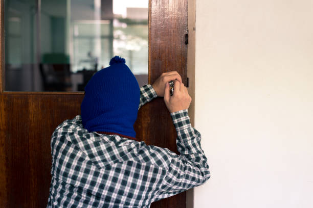 istock intrusion of a burglar 673593646