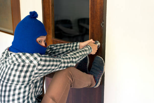istock intrusion of a burglar 673593654
