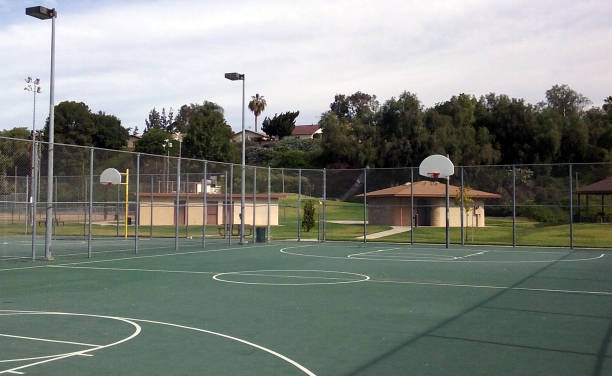 die basketballplätze - basketball basketball hoop california southern california stock-fotos und bilder