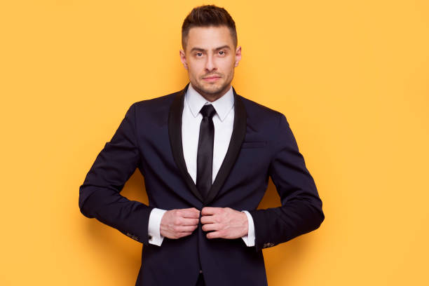 istock Handsome business man in a business suit 673723038