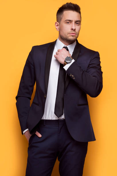 istock Handsome business man in a business suit 673723332