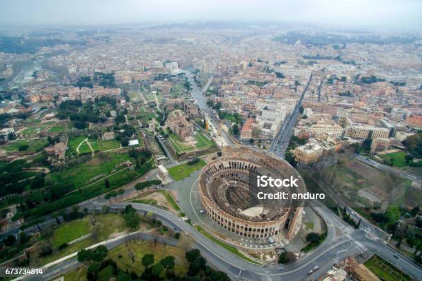 Colosseum In Rom Stockfoto und mehr Bilder von Luftaufnahme - Luftaufnahme, Rom - Italien, Kolosseum